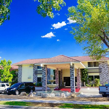 Heritage Inn & Suites Ridgecrest - China Lake Exterior photo