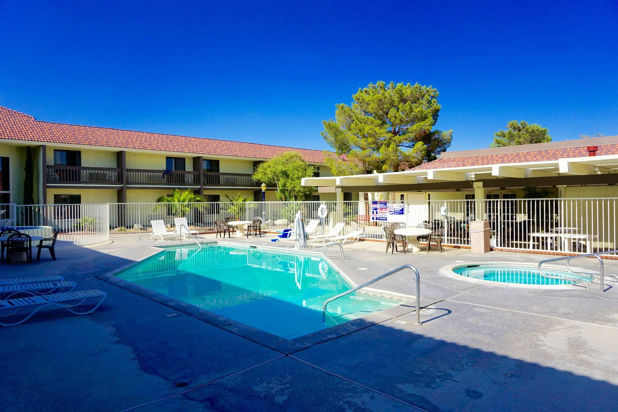 Heritage Inn & Suites Ridgecrest - China Lake Exterior photo